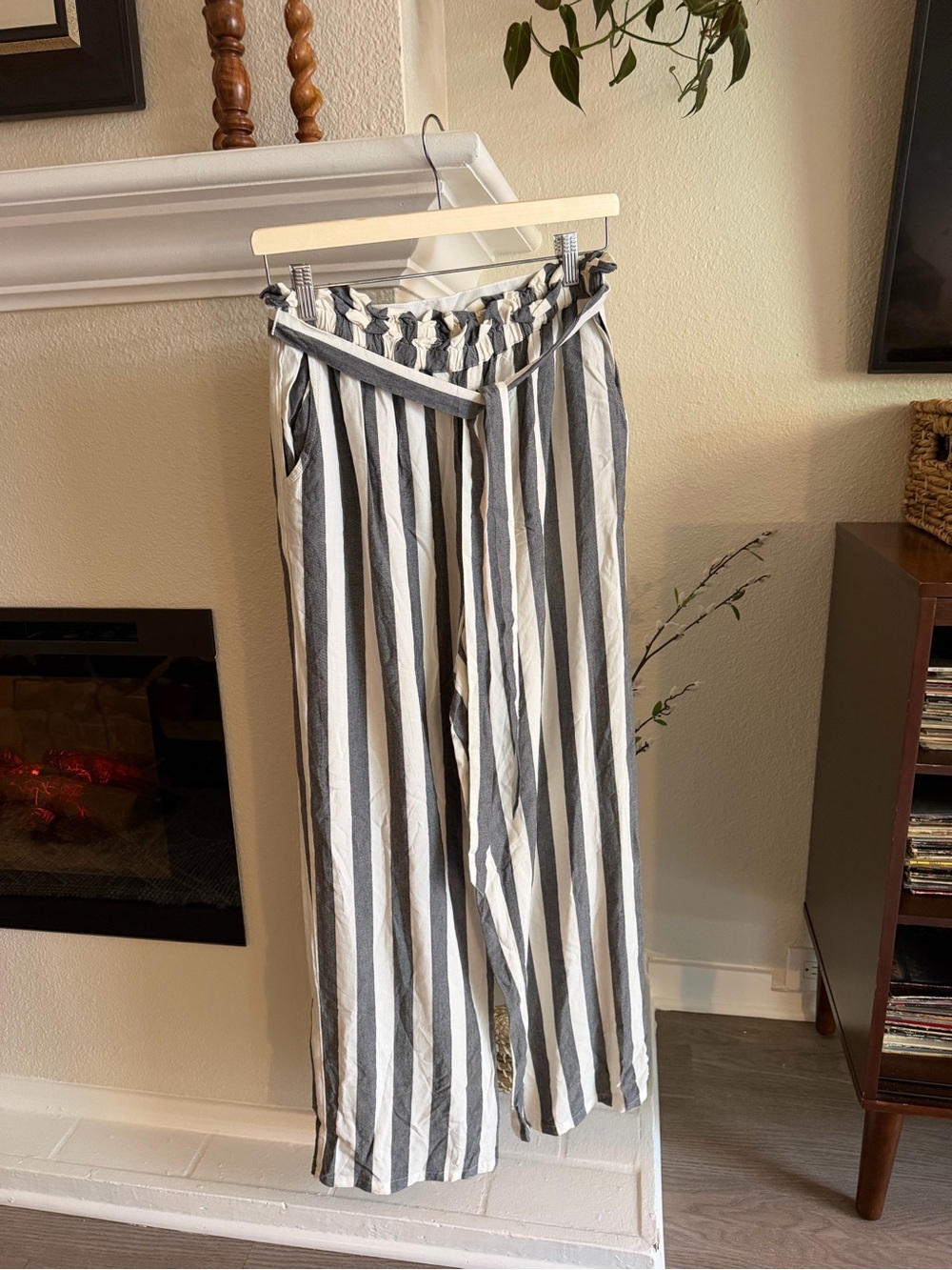 American Eagle Outfitters Gray & White Striped Paperbag Waist Pants